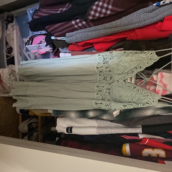 Too small - Picture 2 of 3